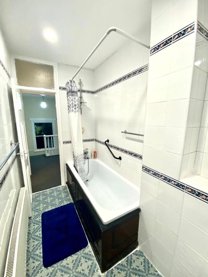 Beautiful House In Apartment London