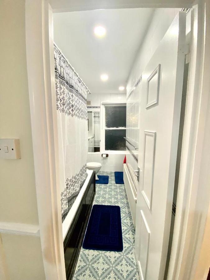 Beautiful House In Apartment London